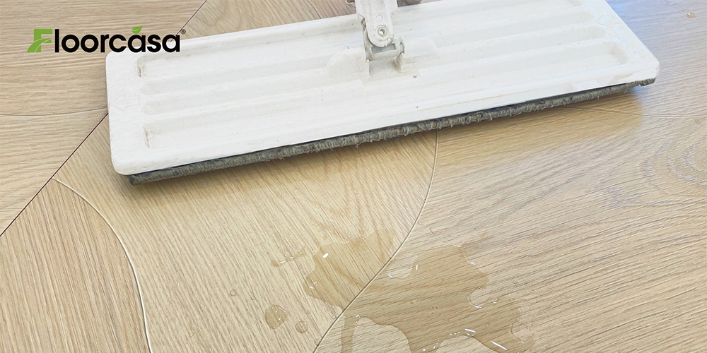 Можно ли мыть ламинат шваброй? | FLOORMAKER Можно ли мыть ламинат шваброй? | FLOORMAKER