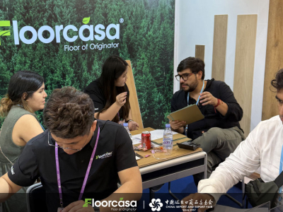 Напольное покрытие Floormaker Home поразило покупателей со всего мира на 137-й Кантонской ярмарке 2025 года