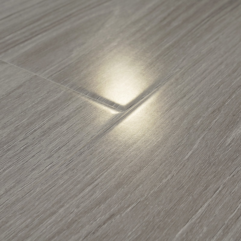 Глянцевый ламинат для спальни Grey Oak