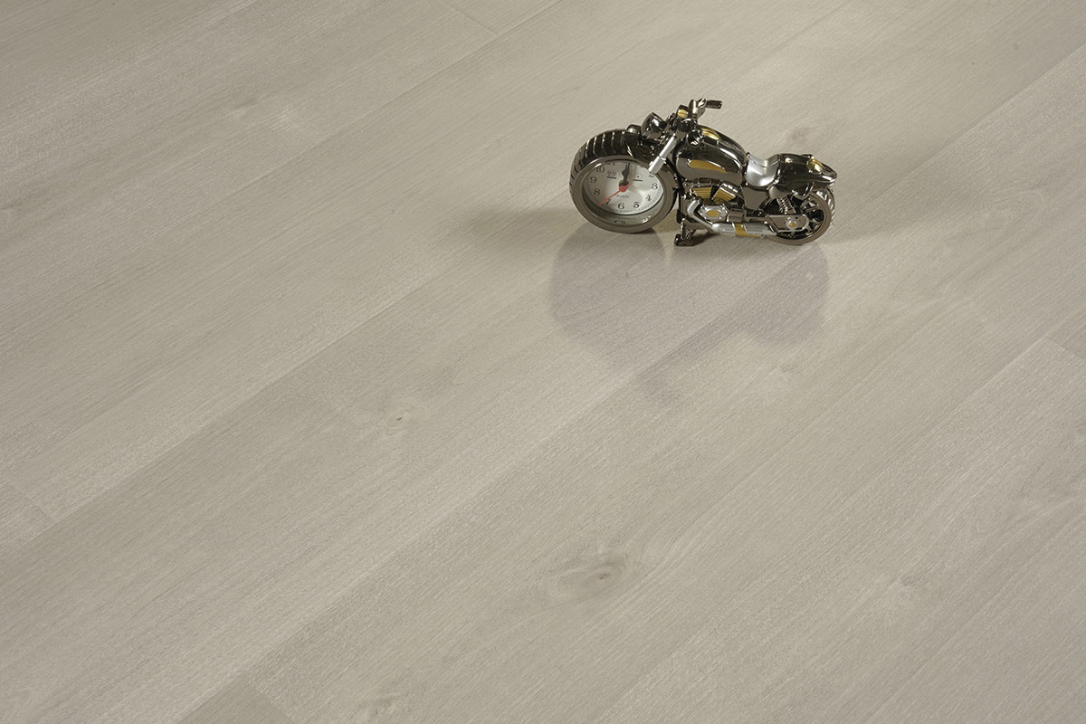 أرضيات HDF مصفحة 10 مم AC5.jpg أرضيات HDF مصفحة 10 مم AC5.jpg