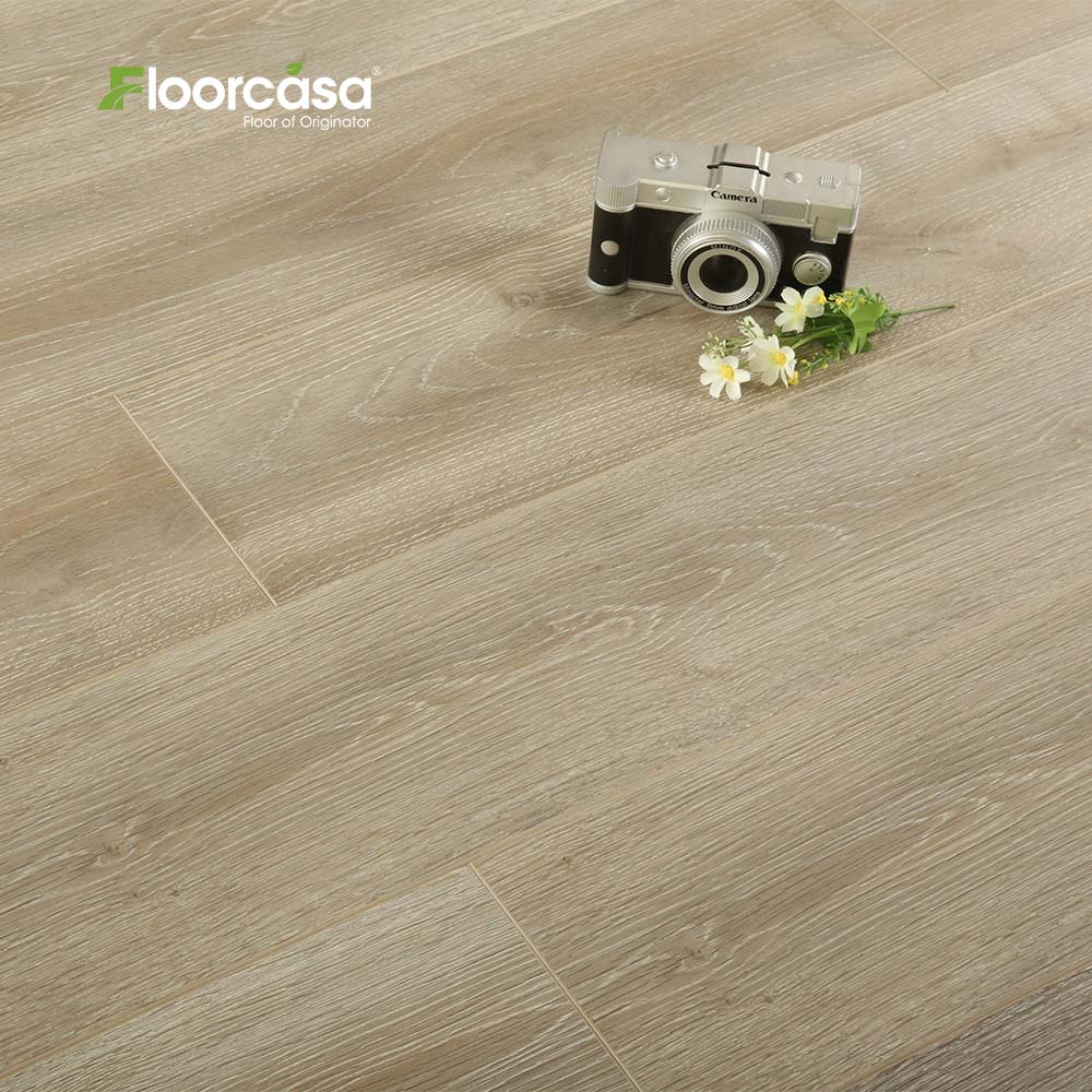 Ламинат из твердой древесины.jpg Ламинат из твердой древесины.jpg