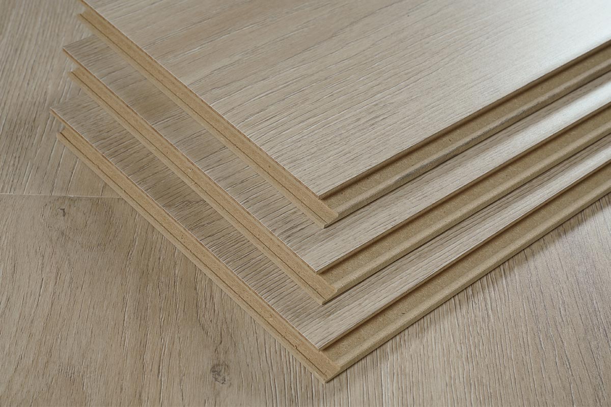 8mm Oak Laminate Flooring AC5.jpg 8mm Oak Laminate Flooring AC5.jpg