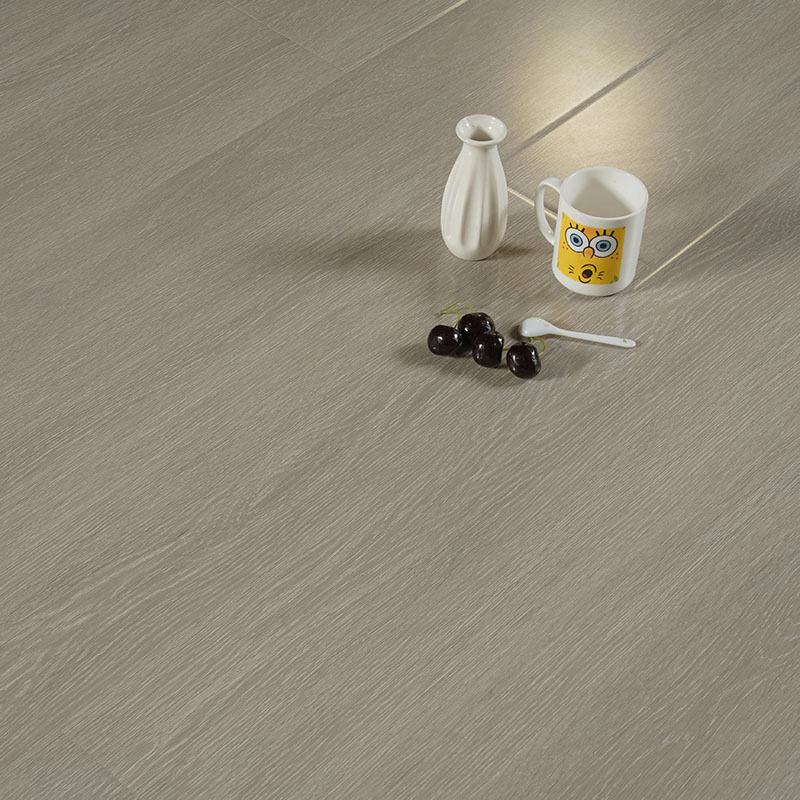 Thick Grey Oak Mirror Suface 70° Laminate Wood Flooring .jpg Thick Grey Oak Mirror Suface 70° Laminate Wood Flooring .jpg