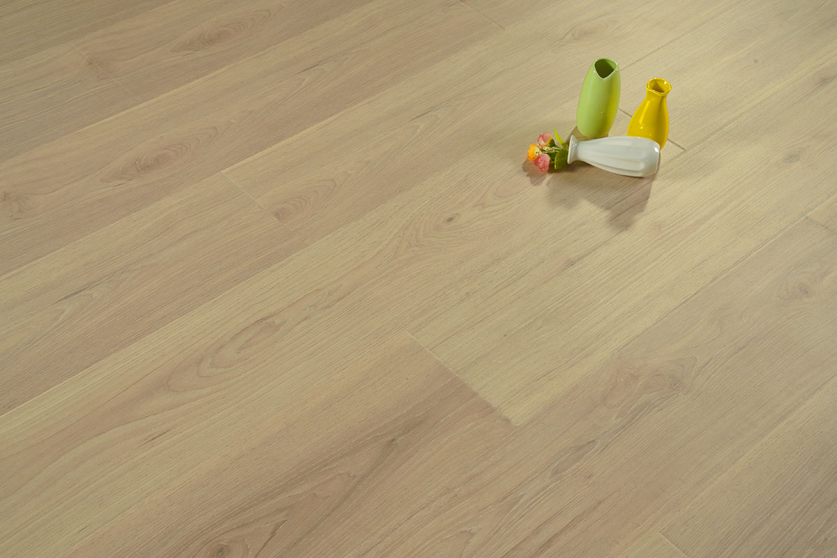 EIR High Quality Oak 8mm Laminate Wood Flooring4.jpg EIR High Quality Oak 8mm Laminate Wood Flooring4.jpg