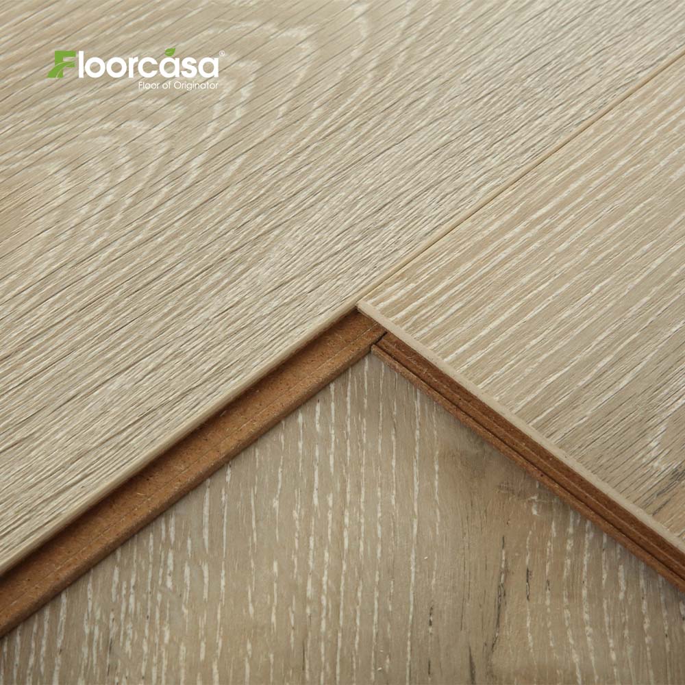 Ламинат из твердой древесины.jpg Ламинат из твердой древесины.jpg